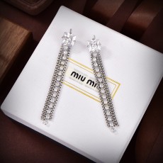 미우미우 귀걸이
