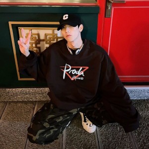 프라다 맨투맨 남녀공용 2가지 색상