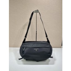 프라다 바이커백 라지