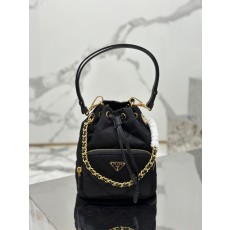 프라다 숄더백