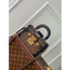 루이비통 쁘띠뜨 말 캐피탈 M46755