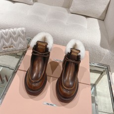 미우미우 여성 워커