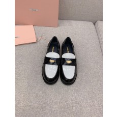 미우미우 여성 로퍼