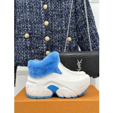 루이비통 여성 스니커즈