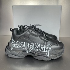 발렌시아가 스니커즈 트리플S