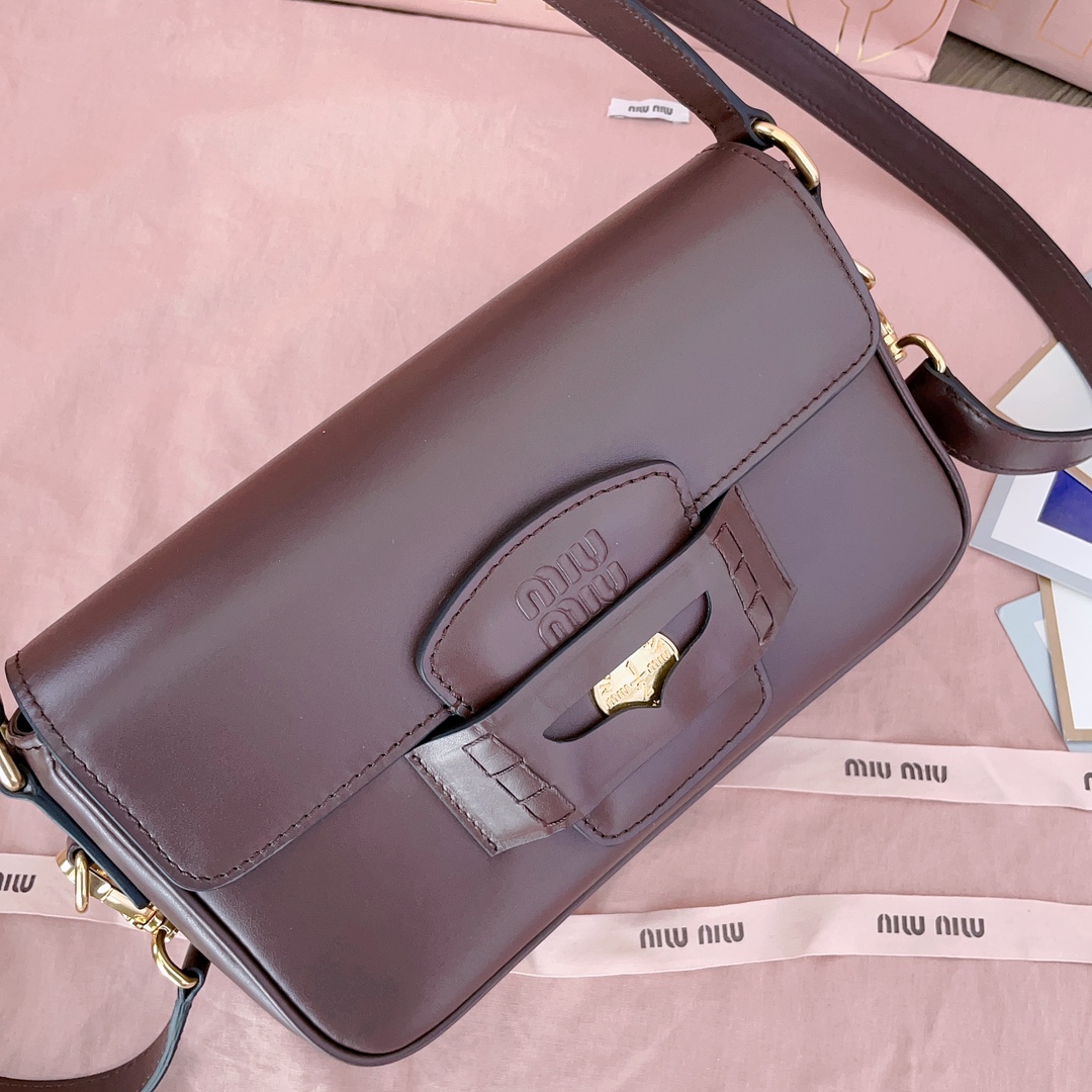 b7dac5b17d5cffd1d2d10887b7d94f31_1731063935_012.jpg b7dac5b17d5cffd1d2d10887b7d94f31_1731063935_012.jpg