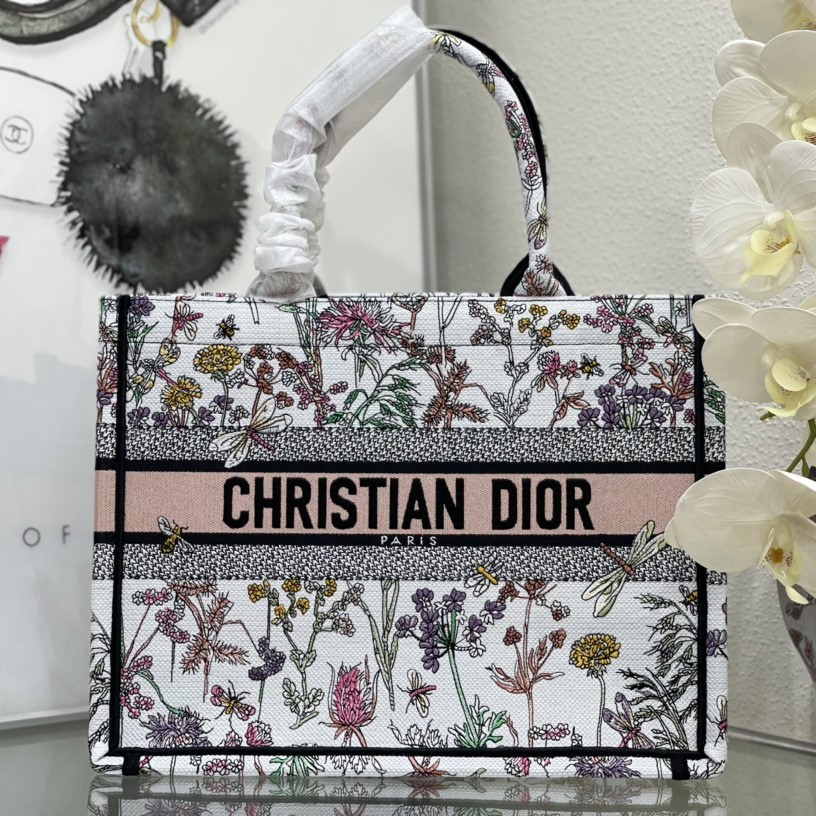 디올 토트백 북토트백