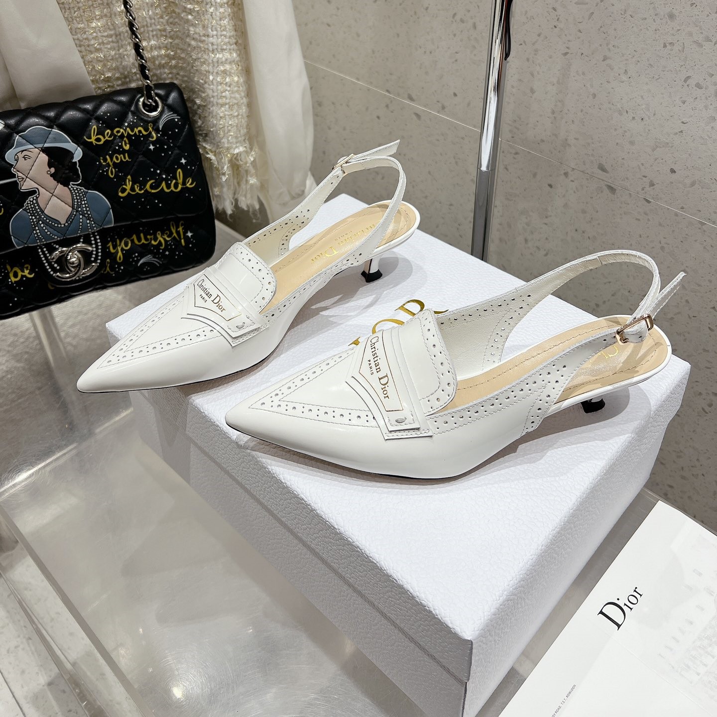 디올 미들힐 슬링백 여성