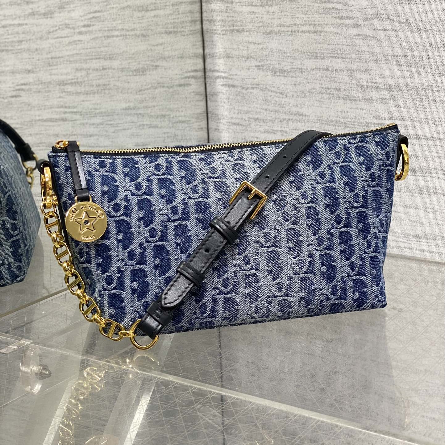 디올 숄더백 호보스타