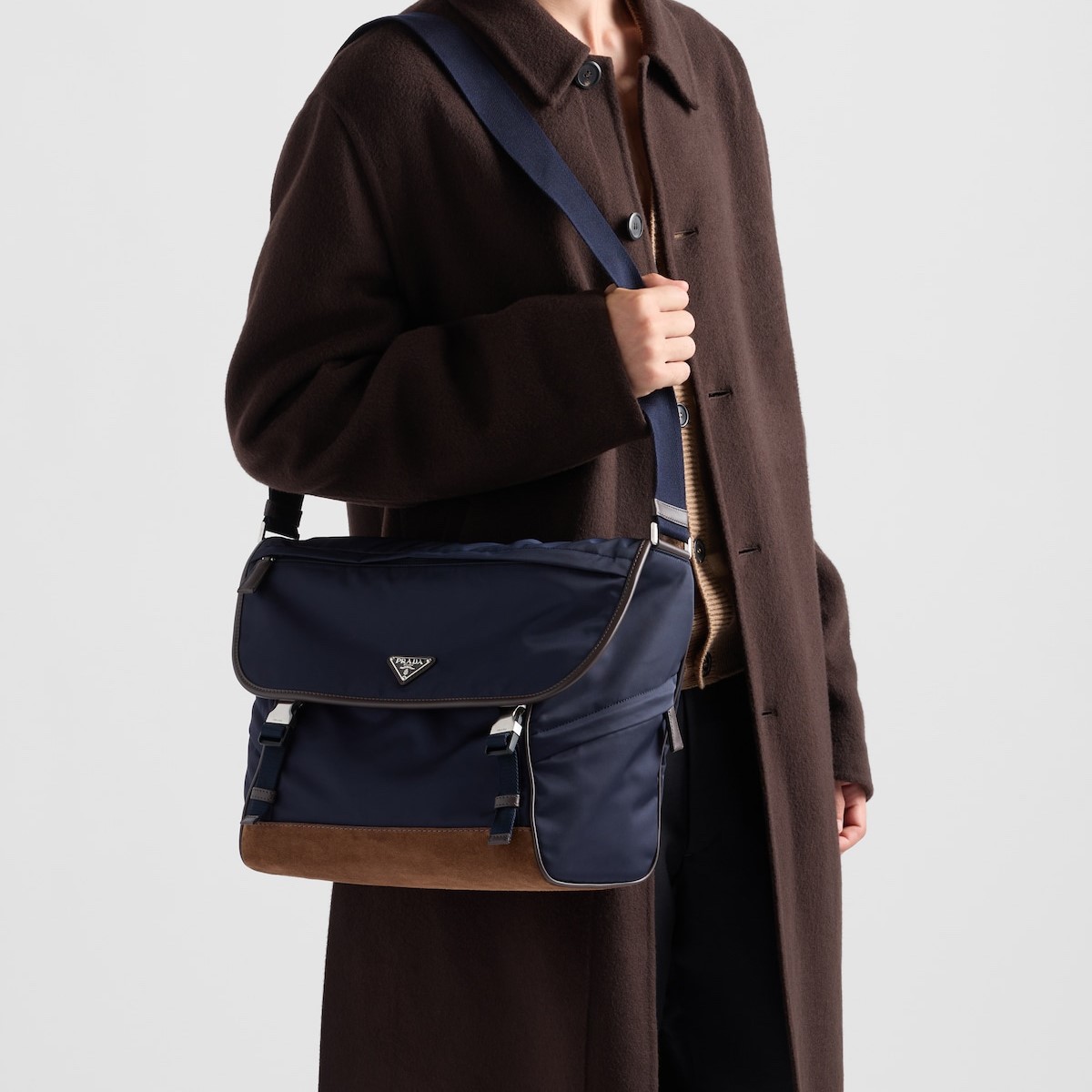 프라다 크로스백 리나일론 레더