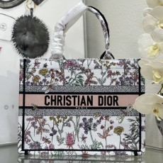 디올 토트백 북토트백