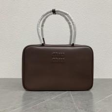 미우미우 토트백 아르카디 탑핸들 (고급)