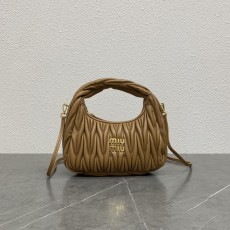 미우미우 숄더백 마틀라쎄 완더 호보백 (고급)